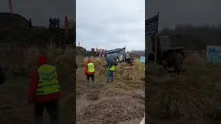 Тверской замес. КамАЗ подымается с большого крена 