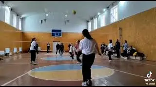 Валейбол , учимся играть....😅❤️