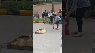 How to use fire extinguisher 🧯 🔥 #new #viral #premtex #premixpro #fire