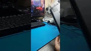 Ноутбук и саморезы
