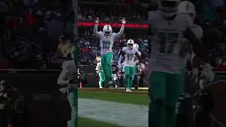 Tyreek Hill does a backflip with ease