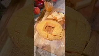 Melon cutting