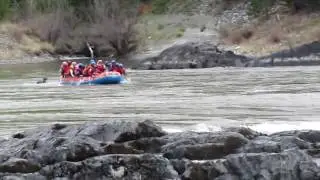 Инструктор упал в воду жесть