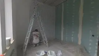 Ламинат и обои