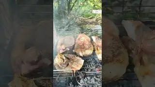 Пятница - готовлю баранину на мангале. Всё просто - соль и специи, без маринования мяса