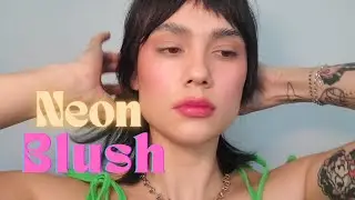Neon blush look  