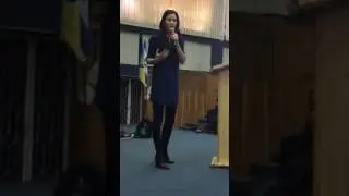 Мисс Украины Лика Роман, проповедует в  Церкви