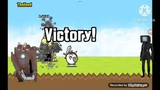 Титан камера мен и ТВ вумен играет в the battle cat