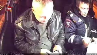 В Самаре пьяный водитель отбивался битой от инспекторов