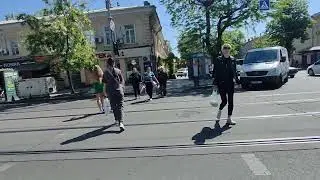 Одесса. 3 мая 2024. Спешим в бомбоубежище, где люди.