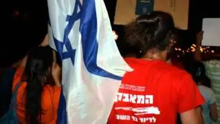הגרובטרון-שיר בבוקר בוקר מאהל המחאה קרית שמונה