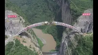 中国基建征服老外，修建跨山大桥无任何支撑，德国人直言咋做到的