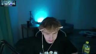 строго унизила девушка