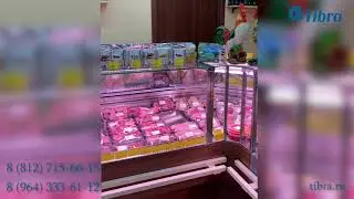 Магазин фермерских продуктов с кубическими витринами.
