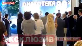 Президент Дмитрий Медведев танцует (полная версия)
