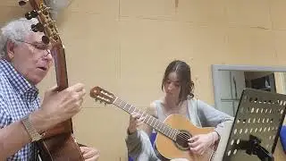 estudiando en clase con Sofía,la 
