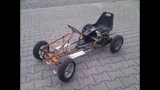 Kettcar mit Motorsäge