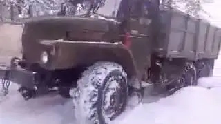 УРАЛ ПО ЛЕСНЫМ СУГРОБАМ