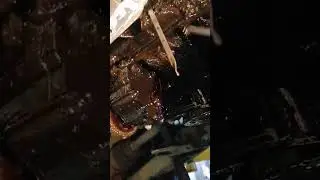 Горит давление масла,надо насос поменять 🤣
