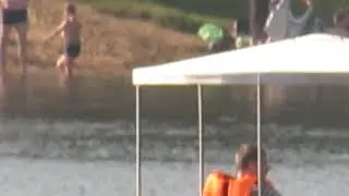 НЕОДЫЧНЫЙ КАТАМАРАН НА ОЗЕРЕ
