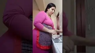 #short بنت سكس تستعرض ترمتها وبزازلها نار في نار