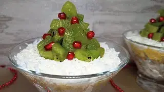 Салат "Новогодний" с курицей и киви