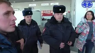 Дилер Аврора в СПб кинул клиентов. Штурм автосалонов.
