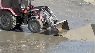 Работы по очистке водоема-накопителя от ила в селе Нижнее Казанище успешно завершены.