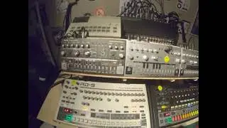 Acid Ghetto House Live - Mackie CR1604 Distortion