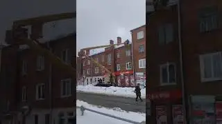 Уборка снега с крыш домов в Кинешме