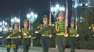 Turkmen Soldiers / Independence Monument changing turn | Ashgabat, 2018