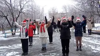 Зареченцы устраивают новогодние праздники на территориях больниц и во дворах
