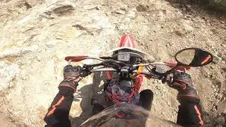 Off-roading on the Honda XR250Y