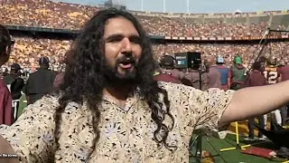 Esfand Gets a Standing Ovation in Minnesota
