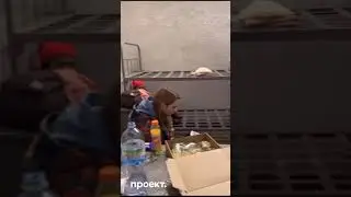Переполненная женская камера спецприемника в Сахарово  Участвовавшая в протестных акциях девушка