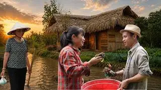 Huyen and De were happy to catch many crabs and fish in the river.