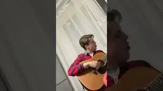 Игра на гитаре, оцените играет, первый раз на видео 😎