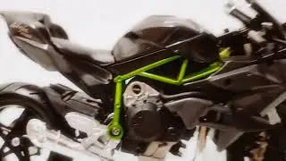 Kawasaki Ninja H2R| 1:12 diecast by Maisto