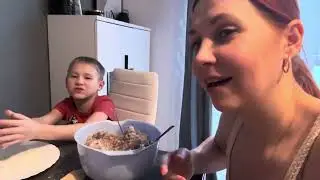 VLOG Готовлюсь к экзаменам. Готовлю голубцы и пельмени.
