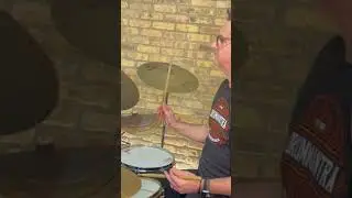 Groove in 7 with dotted eighths