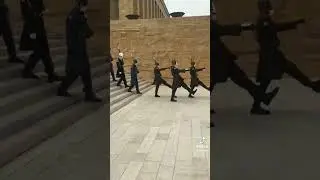 Anıtkabir'de Hayretlere Düşüren Asker Yürüyüşü