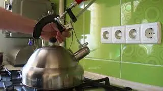 Склеиваю чайник холодной сваркой и суперклеем