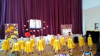NEW| Дети танцуют в школе на сцене|  день учителя| АннаКри