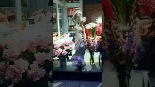дарите Женщинам цветы...ведь их дарят настоящие Мужчины..