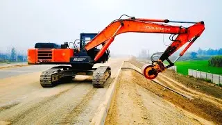 ​Duniya ka sabse tagda jugaad! Excavator se road ki finishing 🔥