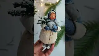 Манечка с кроликом. Елочная игрушка из ваты.