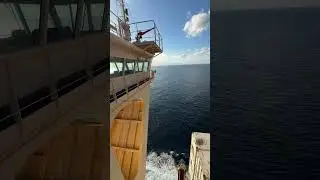 A strange object in the middle of the Pacific Ocean 