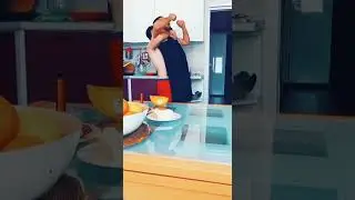 Снимает Зарина🤣