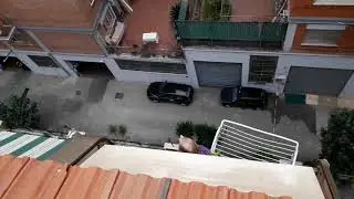 Applausi dai balconi durante la pandemia Covid-19