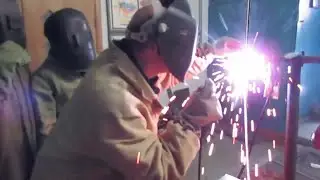 Резка электродом  видеофрагмент .